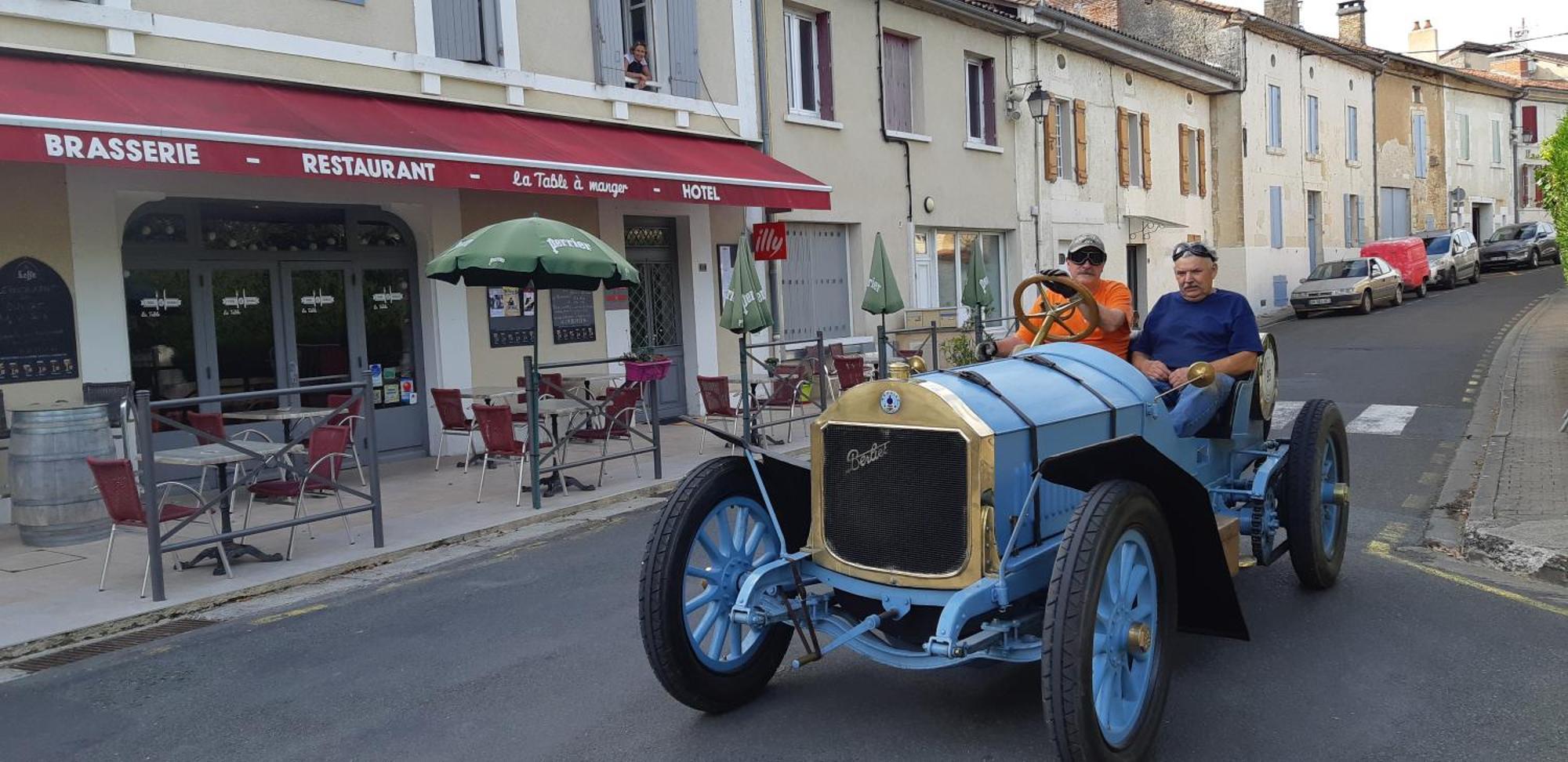 Logis Hotel Du Champ De Foire Saint-Aulaye-Puymangou Bagian luar foto