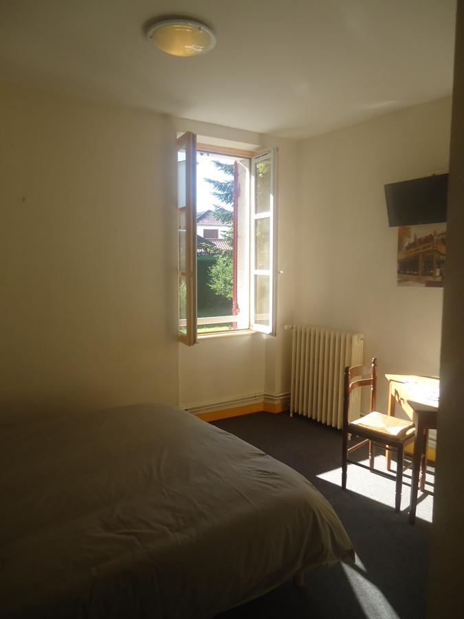 Logis Hotel Du Champ De Foire Saint-Aulaye-Puymangou Bagian luar foto