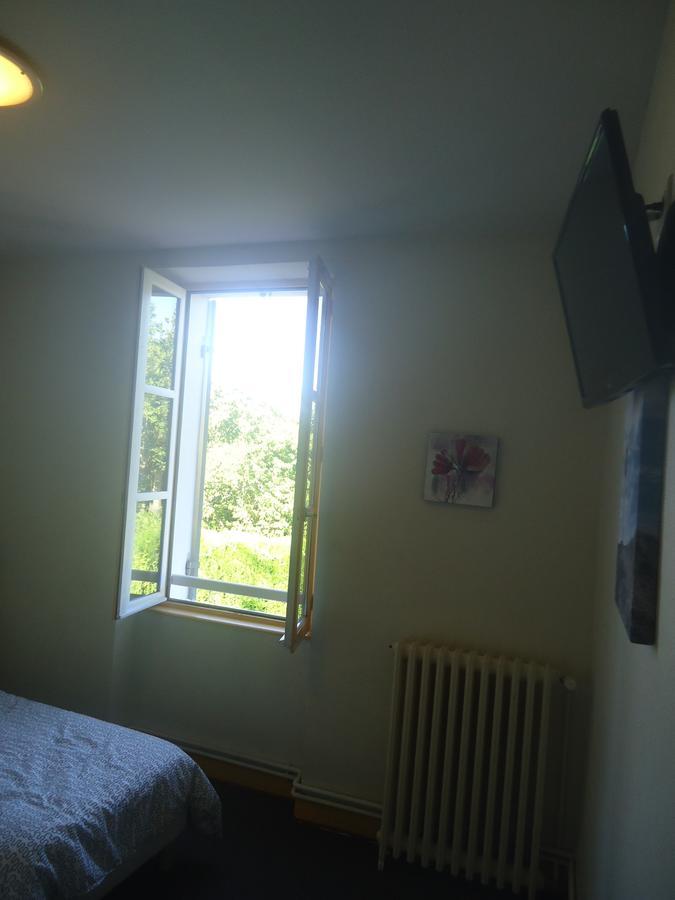 Logis Hotel Du Champ De Foire Saint-Aulaye-Puymangou Bagian luar foto