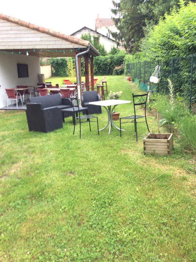 Logis Hotel Du Champ De Foire Saint-Aulaye-Puymangou Bagian luar foto